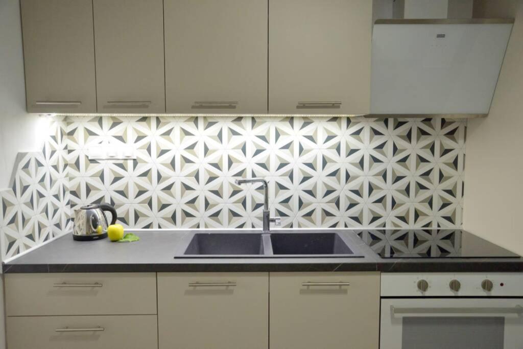 Alisahni Apartment Adamantas  ภายนอก รูปภาพ