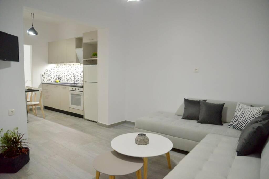 Alisahni Apartment Adamantas  ภายนอก รูปภาพ