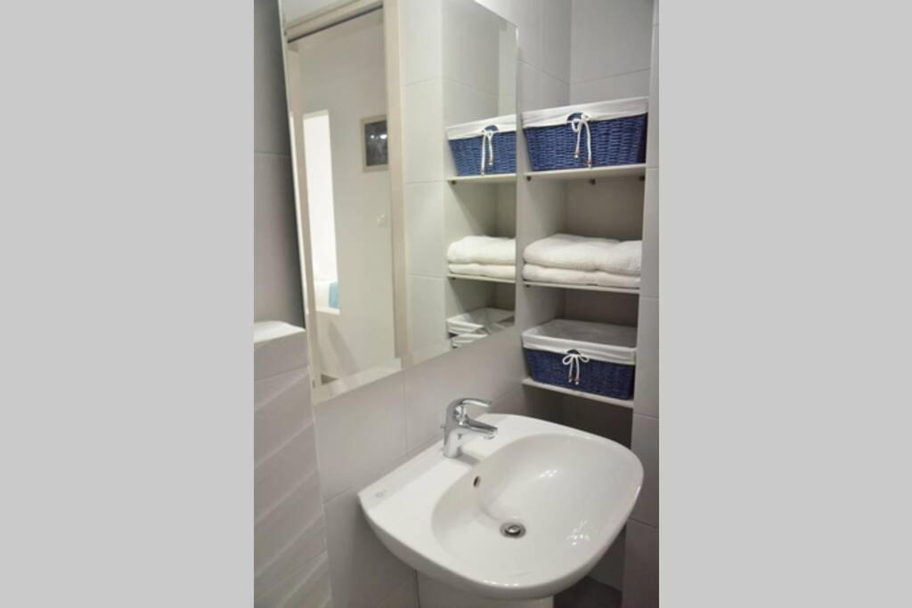 Alisahni Apartment Adamantas  ภายนอก รูปภาพ